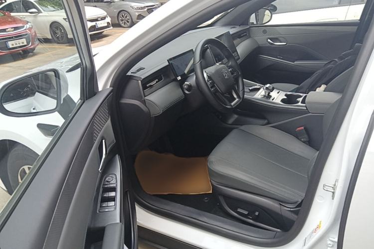 Used BYD Qin PLUS 2025 DM-i Smart Drive 120KM Superior Model Driver Seat