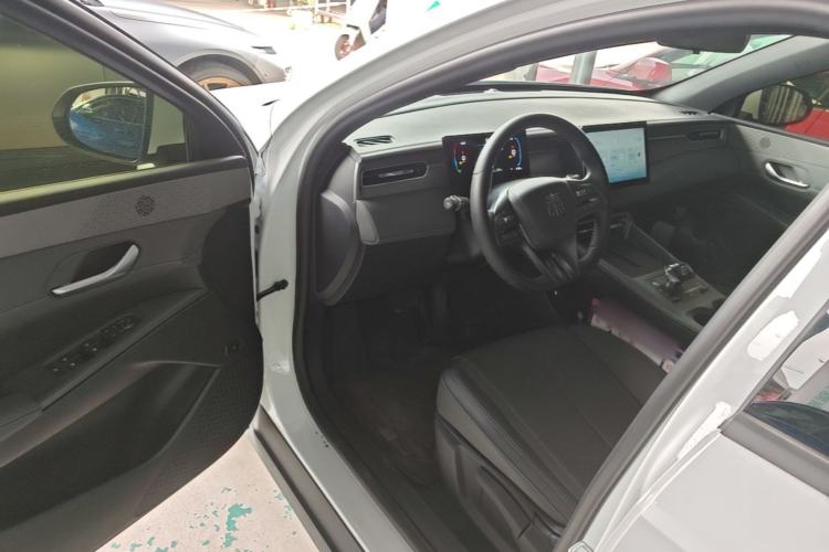 Used BYD Qin PLUS 2025 DM-i Smart Drive 55KM Leading Model Driver Seat