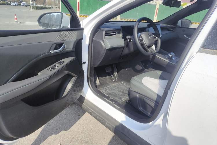 Used BYD Qin PLUS 2025 DM-i Smart Drive 55KM Leading Model Driver Seat