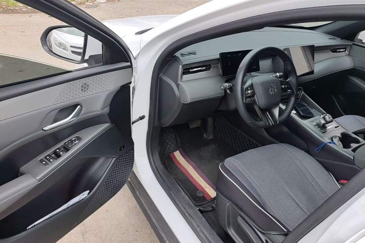 Used BYD Qin PLUS 2025 DM-i Smart Drive 55KM Leading Model Driver Seat