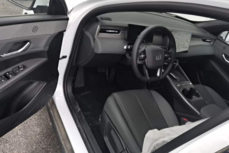 Used BYD Qin PLUS  Driver Seat
