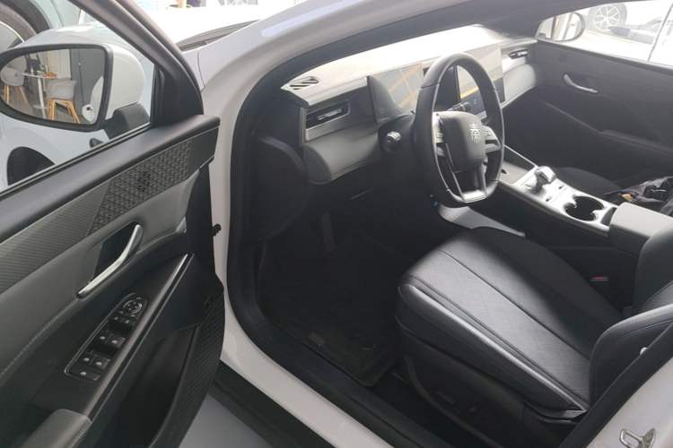 Used BYD Qin PLUS 2025 DM-i Smart Drive 55KM Beyond Model Driver Seat
