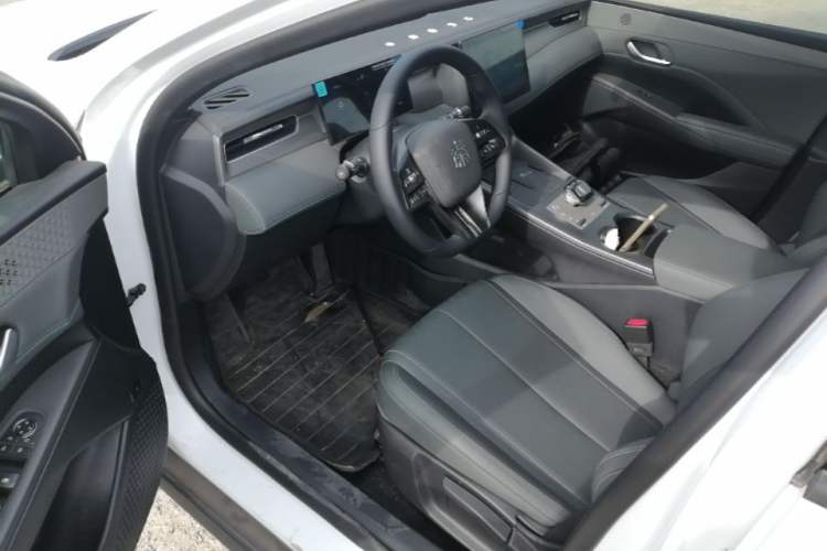Used BYD Qin PLUS 2025 DM-i Smart Drive 55KM Leading Model Driver Seat