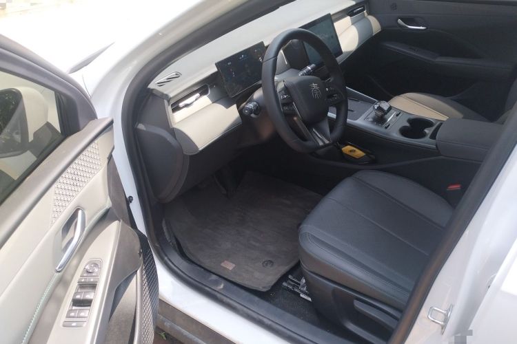 Used BYD Qin PLUS 2025 DM-i Smart Drive 55KM Leading Model Driver Seat