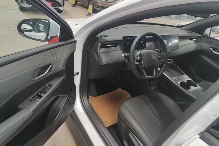 Used BYD Qin PLUS  Driver Seat