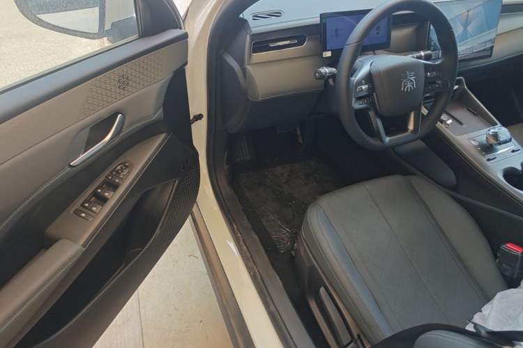 Used BYD Qin PLUS 2025 EV Smart Drive Edition 420KM Leading Model Driver Seat