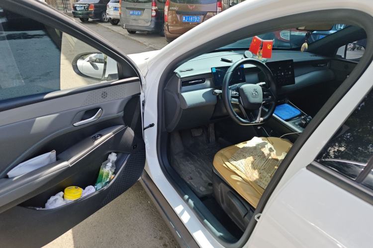 Used BYD Qin PLUS 2025 DM-i Smart Drive 55KM Leading Model Driver Seat