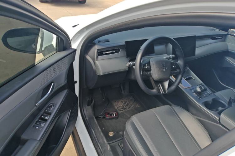 Used BYD Qin PLUS 2025 DM-i Smart Drive 55KM Leading Model Driver Seat