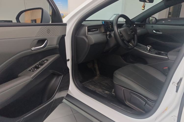 Used BYD Qin PLUS 2025 DM-i Smart Drive 55KM Leading Model Driver Seat