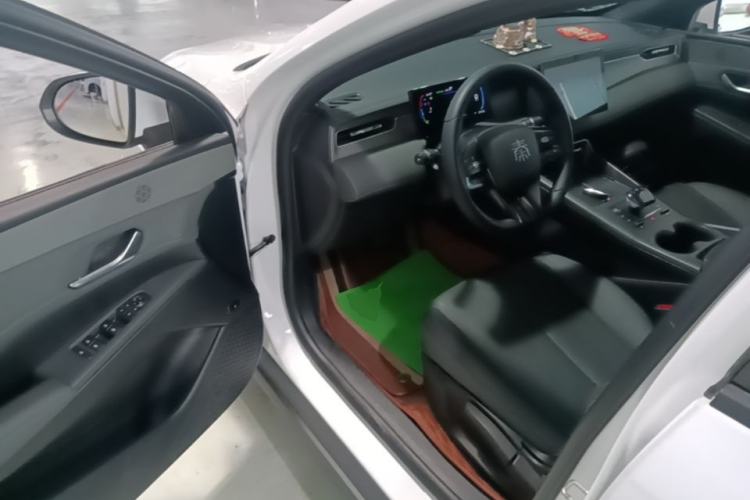Used BYD Qin PLUS 2025 DM-i Smart Drive 55KM Leading Model Driver Seat
