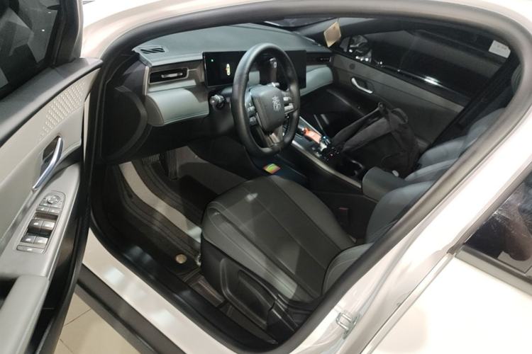 Used BYD Qin PLUS 2025 DM-i Smart Drive 55KM Leading Model Driver Seat