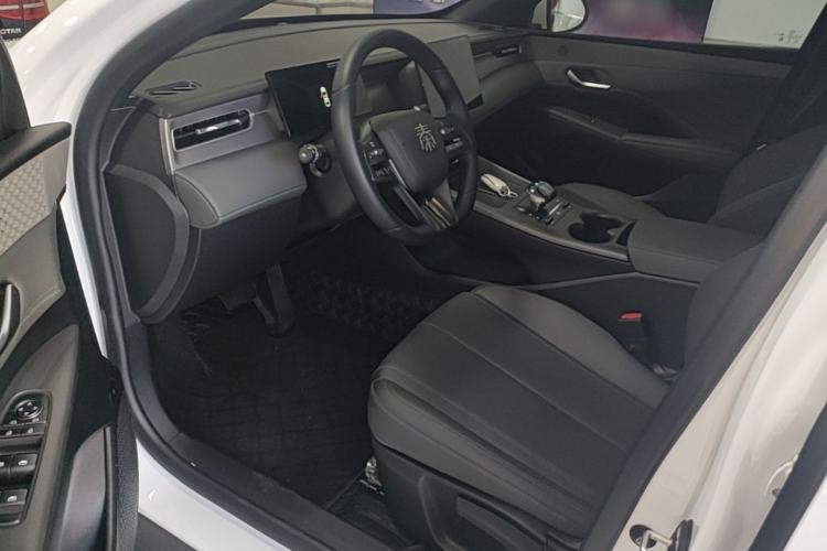 Used BYD Qin PLUS 2025 DM-i Smart Drive 55KM Leading Model Driver Seat