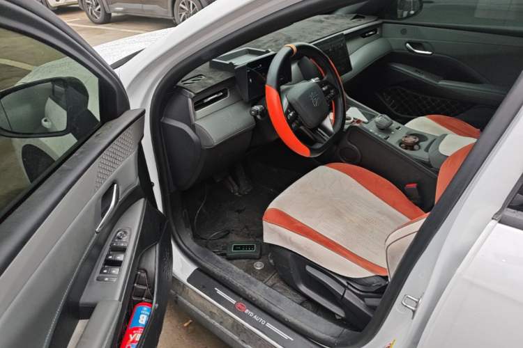 Used BYD Qin PLUS 2025 DM-i Smart Drive 55KM Leading Model Driver Seat