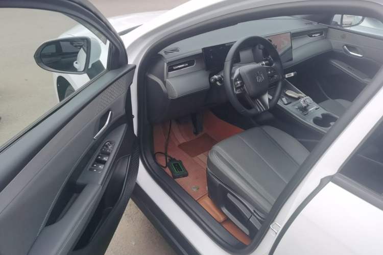 Used BYD Qin PLUS 2025 DM-i Smart Drive 55KM Leading Model Driver Seat