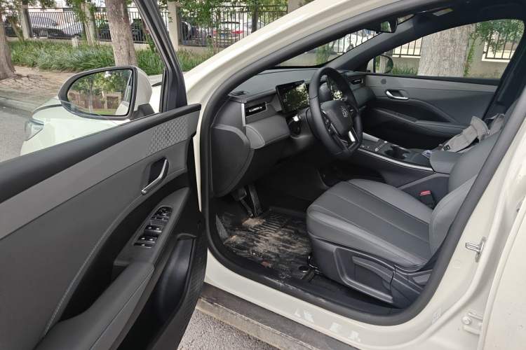 Used BYD Qin PLUS  Driver Seat
