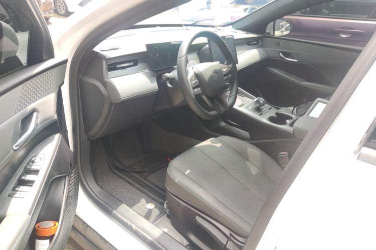 Used BYD Qin PLUS 2025 DM-i Smart Drive 55KM Leading Model Driver Seat