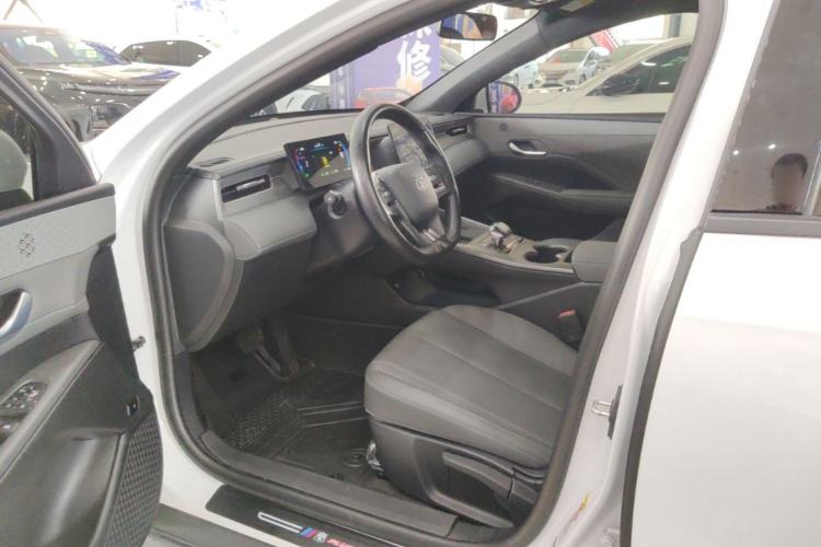 Used BYD Qin PLUS 2025 DM-i Smart Drive 55KM Leading Model Driver Seat