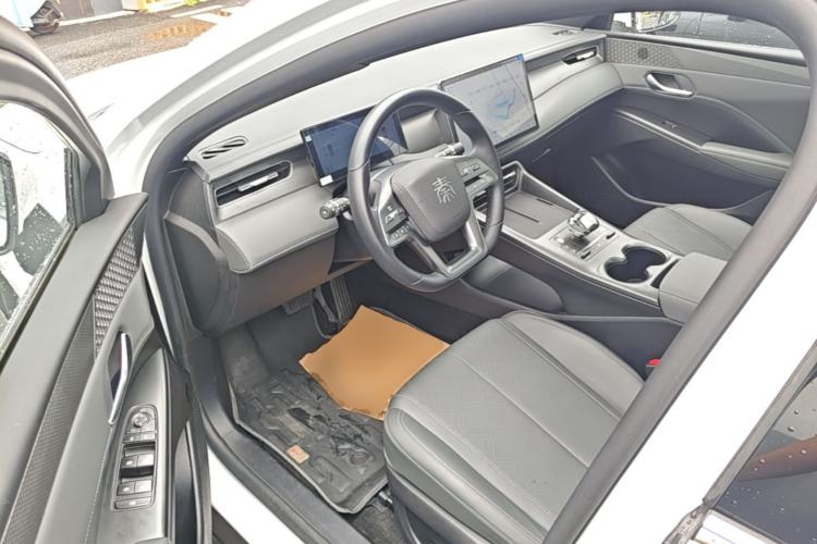 Used BYD Qin PLUS 2025 DM-i Smart Drive 120KM Superior Model Driver Seat