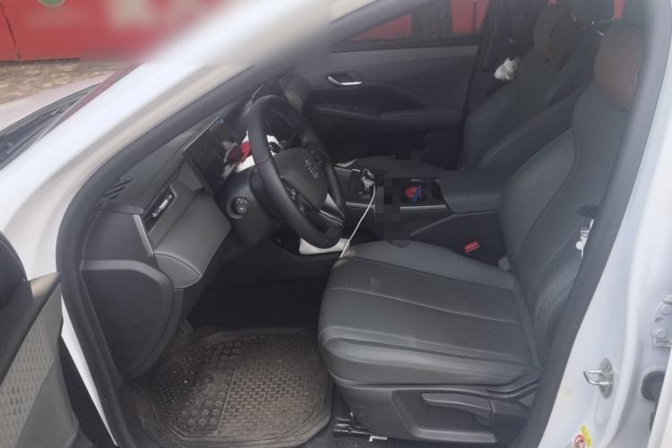 Used BYD Qin PLUS 2025 DM-i Smart Drive 55KM Leading Model Driver Seat