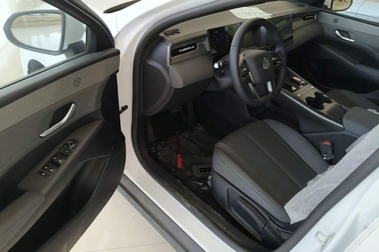 Used BYD Qin PLUS  Driver Seat