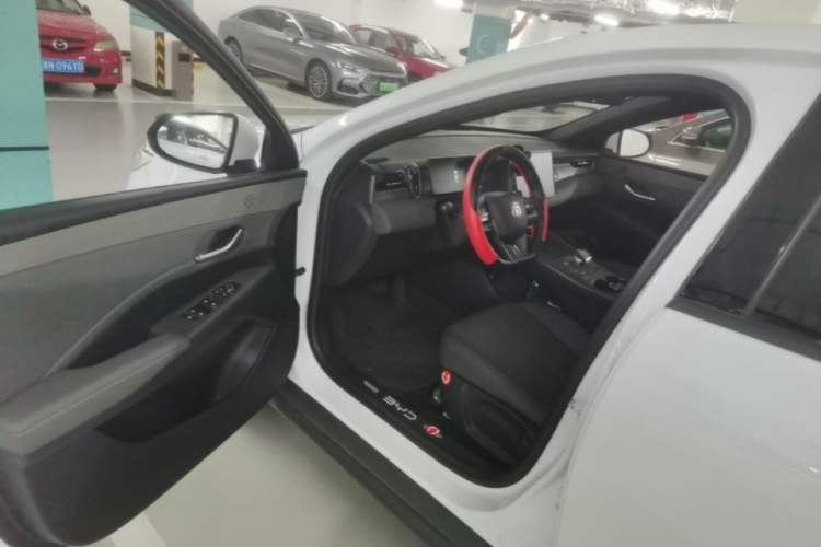 Used BYD Qin PLUS 2025 DM-i Smart Drive 55KM Leading Model Driver Seat
