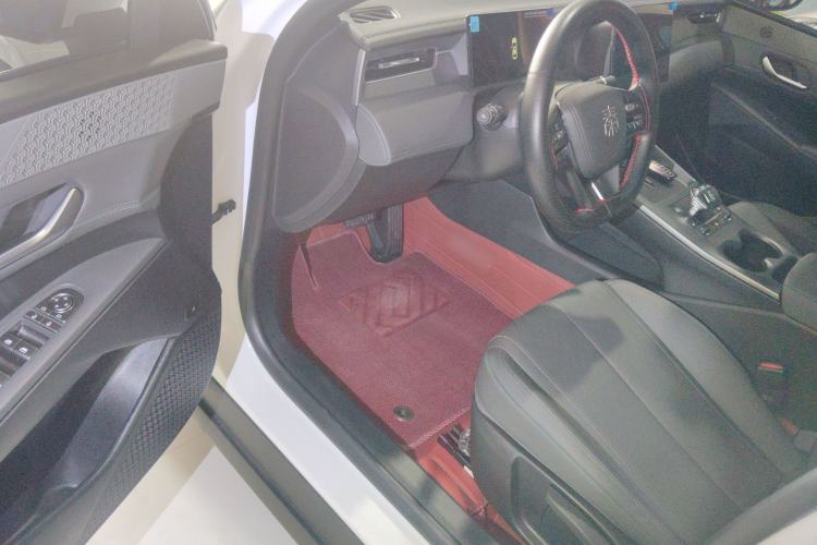 Used BYD Qin PLUS 2025 DM-i Smart Drive 55KM Leading Model Driver Seat