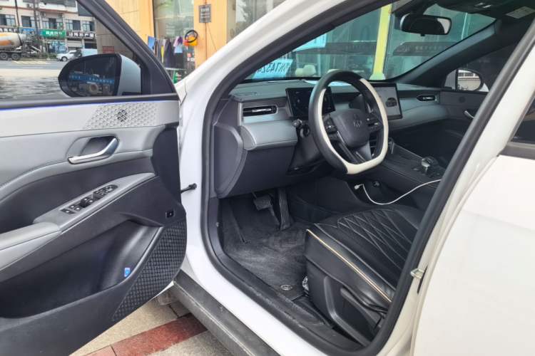 Used BYD Qin PLUS 2025 DM-i Smart Drive 55KM Leading Model Driver Seat