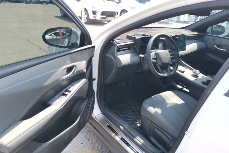 Used BYD Qin PLUS 2025 DM-i Smart Drive 55KM Leading Model Driver Seat