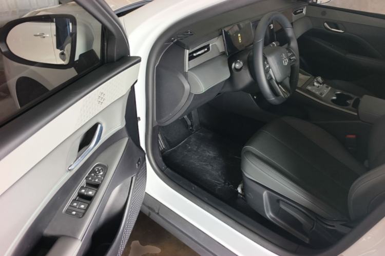 Used BYD Qin PLUS 2025 DM-i Smart Drive 55KM Leading Model Driver Seat