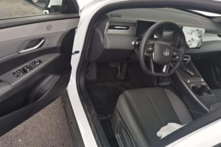 Used BYD Qin PLUS  Driver Seat