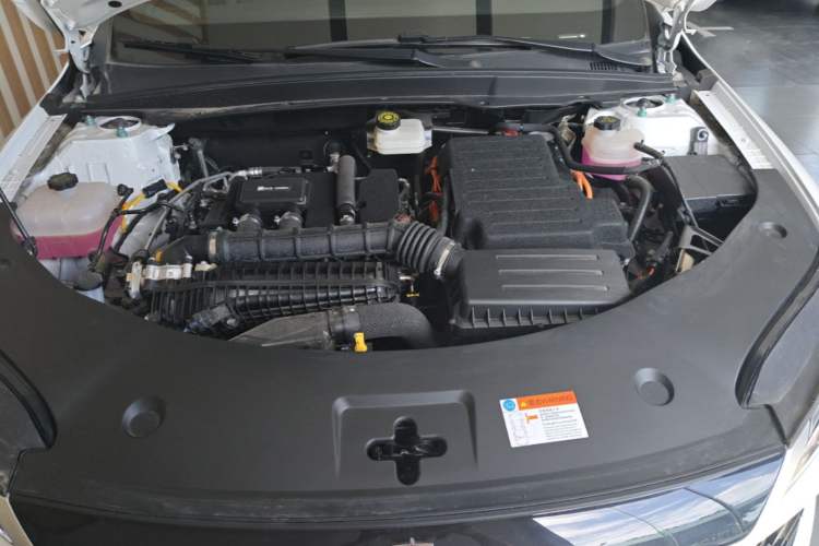 Used BYD Qin PLUS 2025 DM-i Smart Drive 120KM Superior Model Engine Bay
