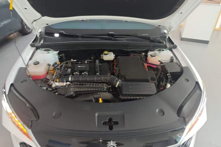 Used BYD Qin PLUS 2025 DM-i Smart Drive 55KM Leading Model Engine Bay