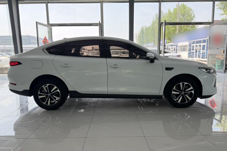 Used BYD Qin PLUS 2025 DM-i Smart Drive 120KM Superior Model Exterior 2