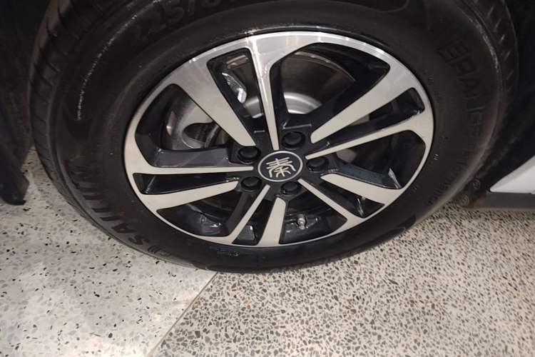 Used BYD Qin PLUS 2025 DM-i Smart Drive 120KM Superior Model Exterior 4