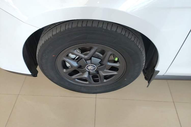 Used BYD Qin PLUS 2025 DM-i Smart Drive 55KM Leading Model Exterior 4