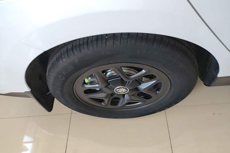 Used BYD Qin PLUS 2025 DM-i Smart Drive 55KM Leading Model Exterior 5