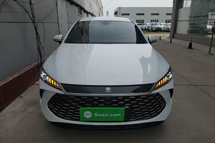 Used BYD Qin PLUS 2025 DM-i Smart Drive 55KM Leading Model Front