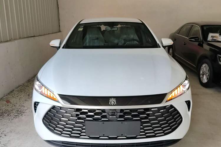 Used BYD Qin PLUS  Front