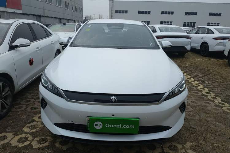 Used BYD Qin PLUS 2025 EV Smart Drive Edition 420KM Leading Model Front