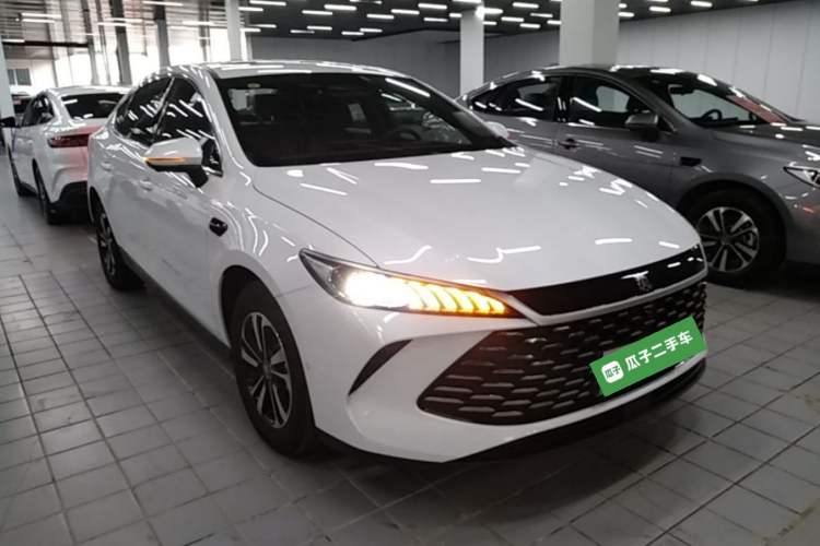 Used BYD Qin PLUS 2025 DM-i Smart Drive 120KM Superior Model Front Right 45 Deg