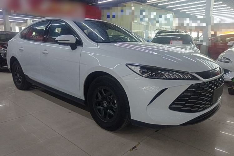 Used BYD Qin PLUS 2025 DM-i Smart Drive 55KM Leading Model Front Right 45 Deg