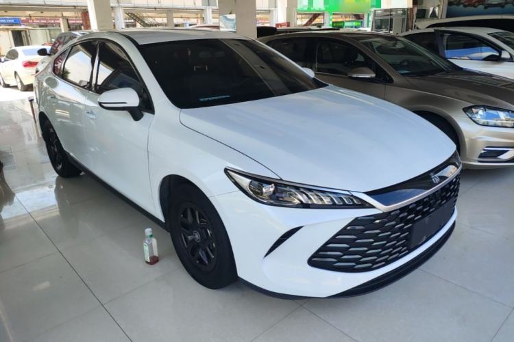 Used BYD Qin PLUS 2025 DM-i Smart Drive 55KM Leading Model Front Right 45 Deg