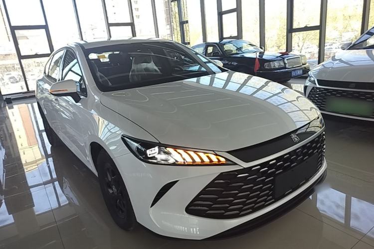 Used BYD Qin PLUS 2025 DM-i Smart Drive 55KM Leading Model Front Right 45 Deg
