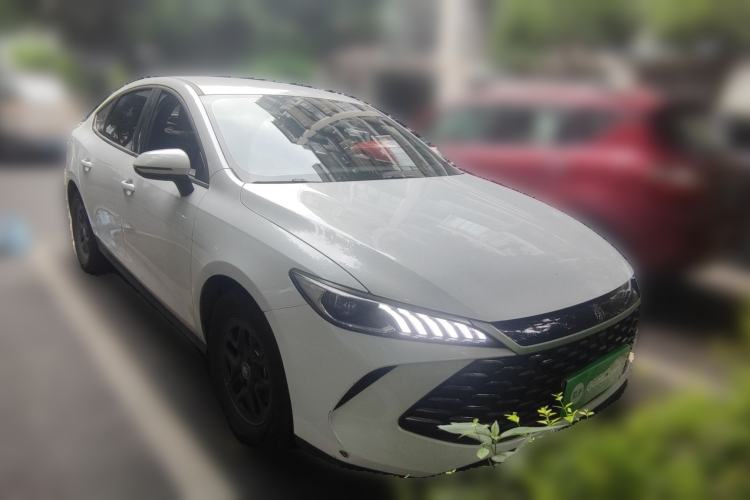 Used BYD Qin PLUS 2025 DM-i Smart Drive 55KM Leading Model Front Right 45 Deg