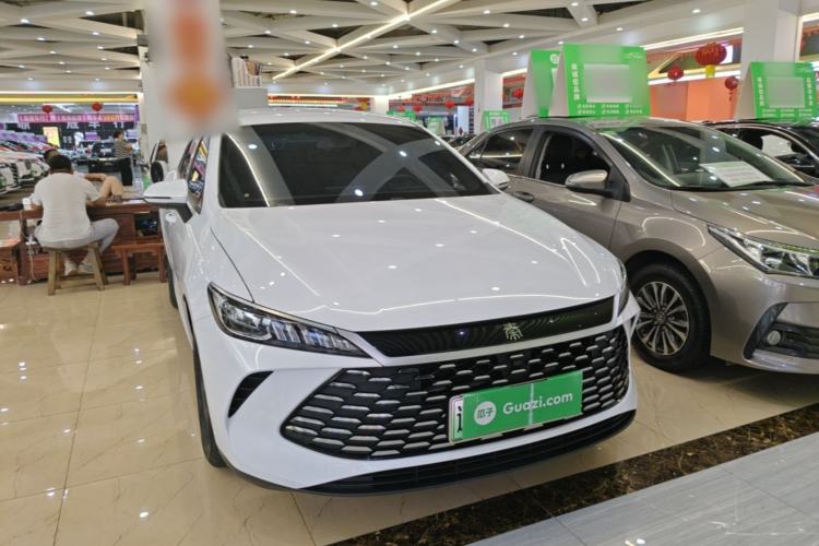 Used BYD Qin PLUS 2025 DM-i Smart Drive 55KM Leading Model Front Right 45 Deg