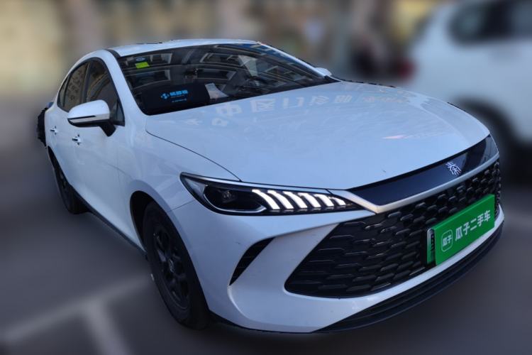 Used BYD Qin PLUS 2025 DM-i Smart Drive 55KM Leading Model Front Right 45 Deg