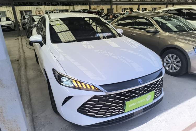 Used BYD Qin PLUS 2025 DM-i Smart Drive 55KM Leading Model Front Right 45 Deg