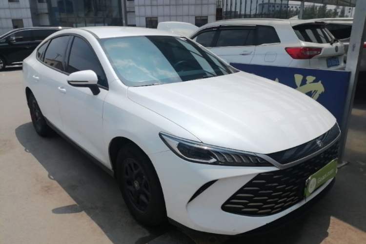 Used BYD Qin PLUS 2025 DM-i Smart Drive 55KM Leading Model Front Right 45 Deg