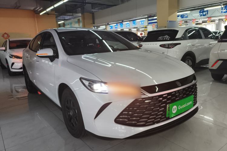 Used BYD Qin PLUS 2025 DM-i Smart Drive 55KM Leading Model Front Right 45 Deg