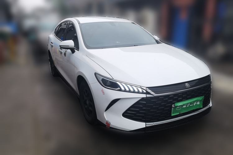 Used BYD Qin PLUS 2025 DM-i Smart Drive 55KM Leading Model Front Right 45 Deg
